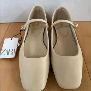 NEW Zara Mary Jane ballet leather flats